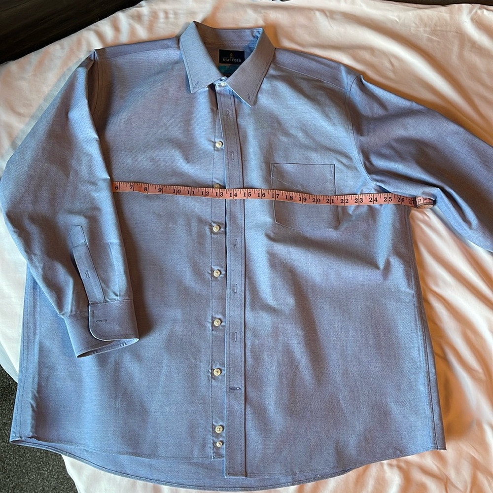 Stafford Men’s Dress shirt- CoolMax keeps you super cool. Size 17-17 1/2 32-33